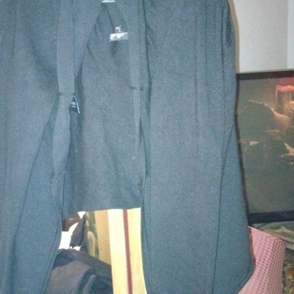 Cropped Wrap Shawl - Picture 3 of 4